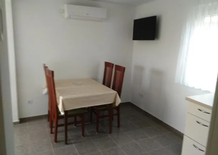 Pag 11778b * Pag Town
